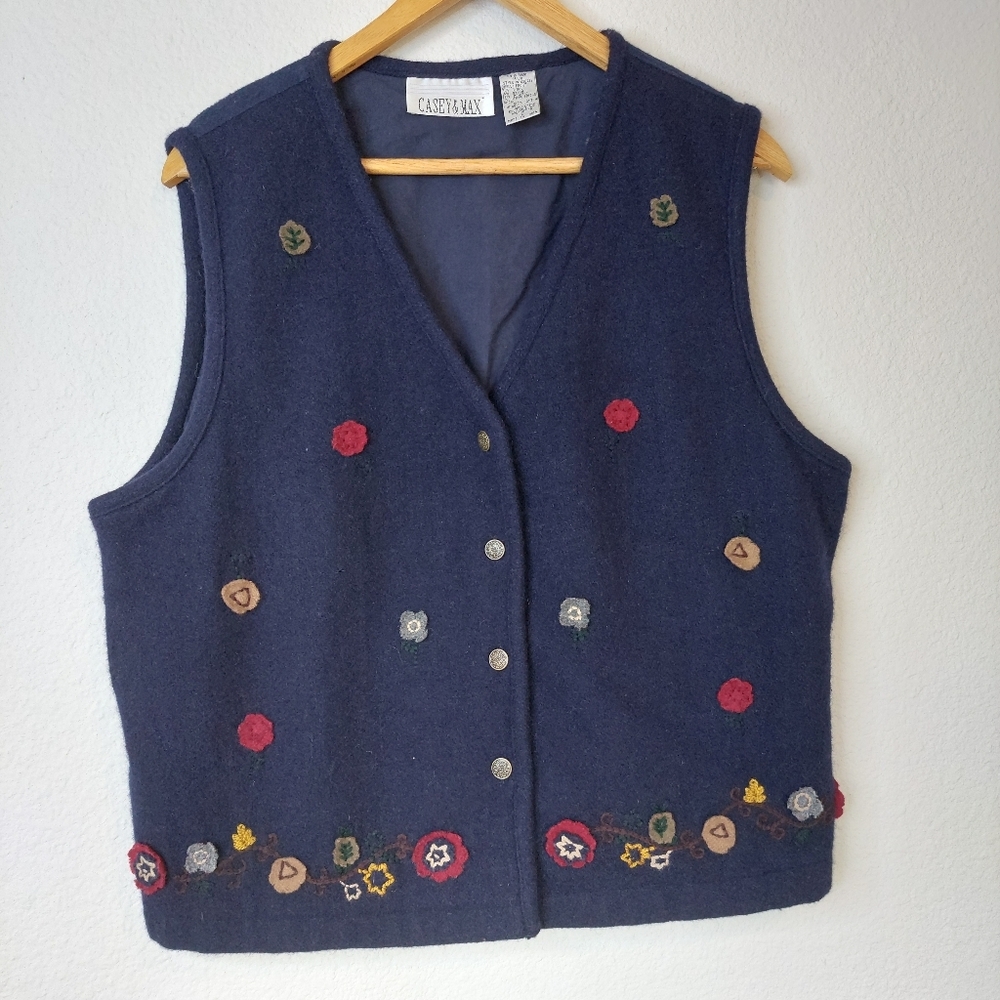 Casey & Max Wool Blend 3D Floral‎ Vest Size Large